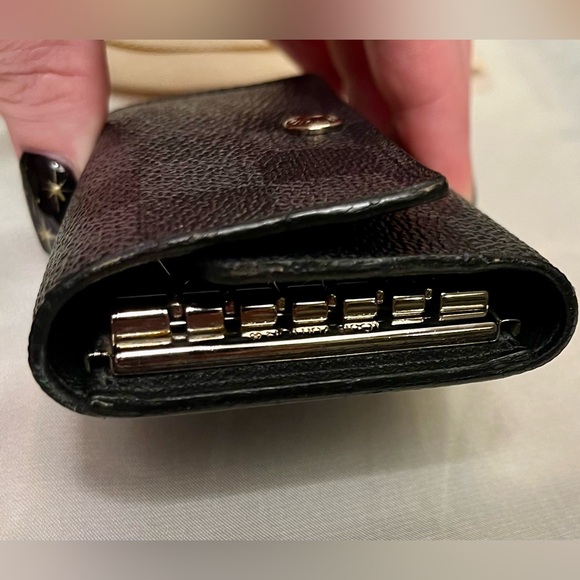 Louis Vuitton Damier Graphite 6 Key Holder - Picture 6 of 12